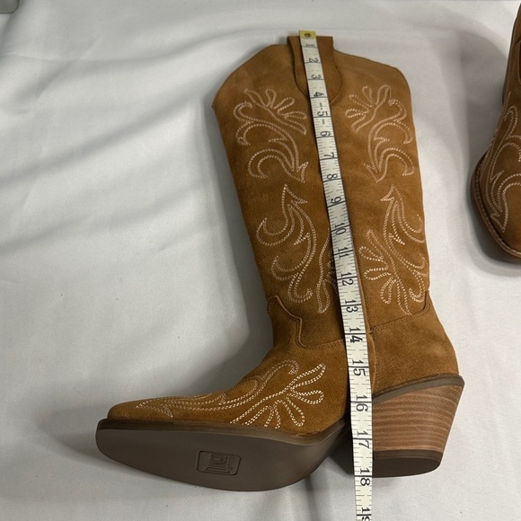 Dingo Brown Suede Embroidered Heeled Boots - Picture 8 of 9